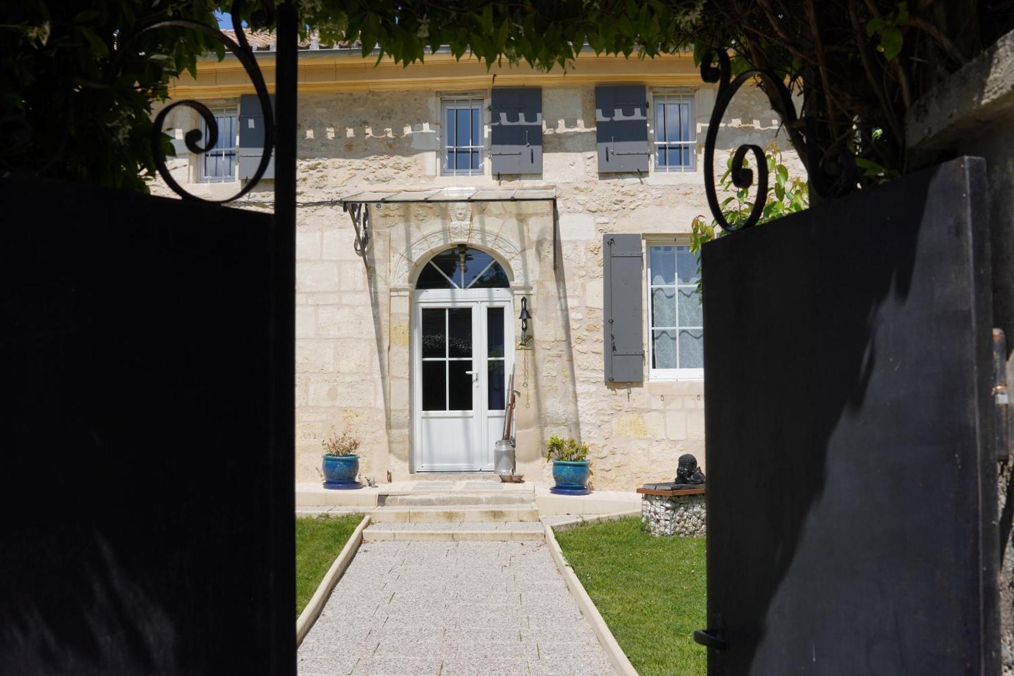 La Girondine Panzió Galgon Kültér fotó